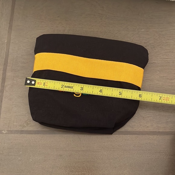 Emanuel Ungaro Paris Logo set of 3 cosmetic bags - Picture 12 of 13